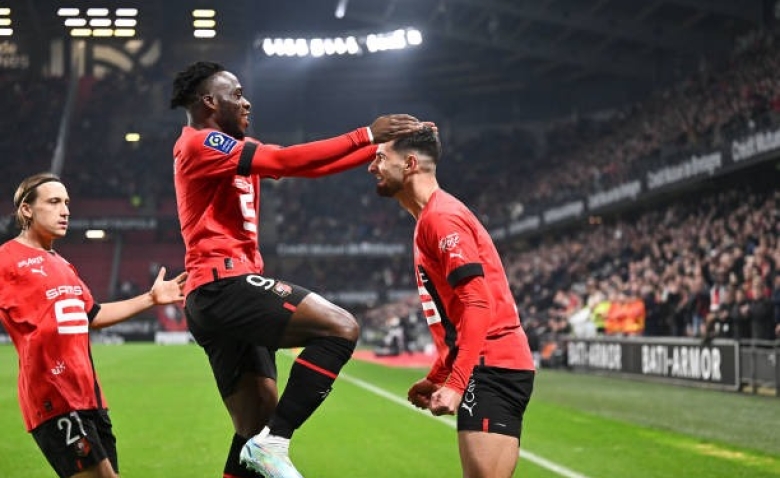 Illustration : "Mercato Rennes : Deux exs emblématiques proches d'un retour en Ligue 1 !"
