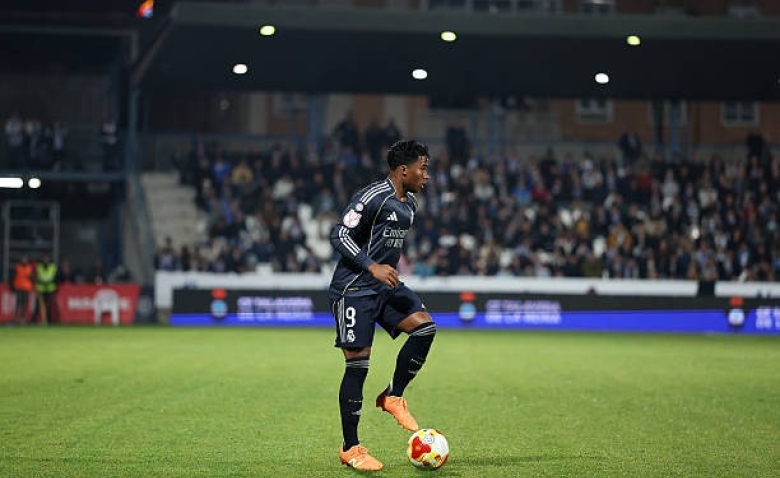 Illustration : "Mercato OL : Un retournement de situation inattendu qui envoie Endrick en Premier League ?"