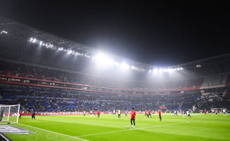 Illustration : "Mercato OL : Un retour inattendu sème le trouble dans les plans de Fonseca"