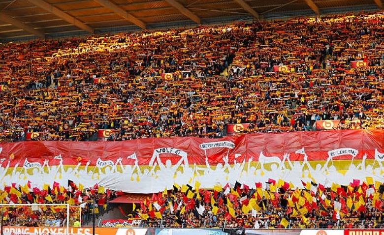 Illustration : "Mercato Lens : Direction le Real Madrid pour une sensation de l'année ?"