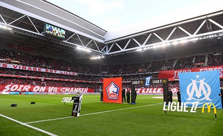 Illustration : "Mercato LOSC : Un roc défensif sud-américain attiré dans l'ombre ?"