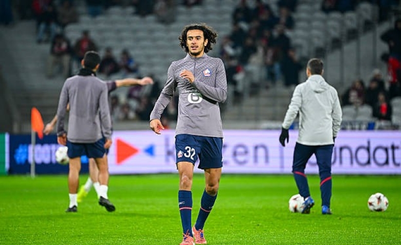 Illustration : "Mercato LOSC : Un prétendant surprise entre en lice pour Bouaddi !"