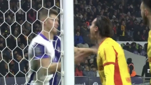 Illustration : [video] L'énorme chambrage de Florian Thauvin devant Cresswell - Toulouse / Lens