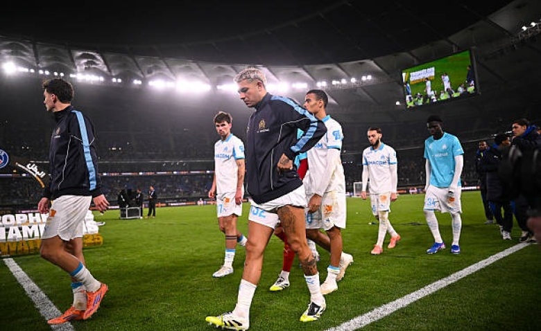 Illustration : "Mercato OM : Le départ d'un cadre suivi de tensions entre Benatia et De Zerbi ?"