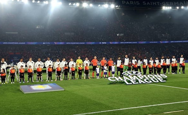 Illustration : "Mercato : Un duel à distance entre l'OL et Strasbourg pour un grand talent du PSG !"