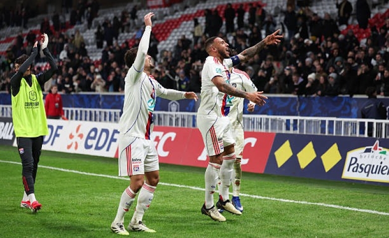 Illustration : "Mercato OL : Un deal doté d'une clause vicieuse s'annonce avec le PSG "