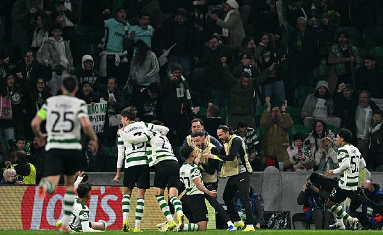 Illustration : "[Vidéo] Sporting - PSG : Le résumé et tous les buts en vidéo ! (2-1) - LDC"