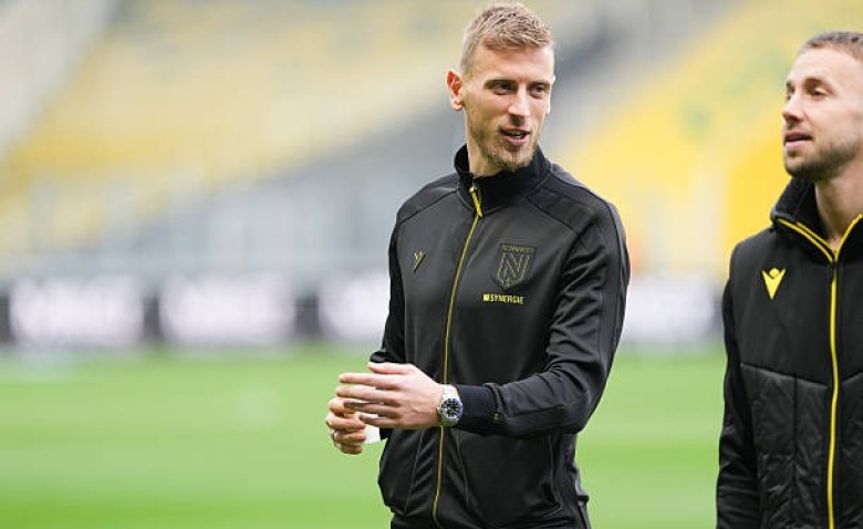 Illustration : "Mercato : Le FC Nantes bataille avec l'AJ Auxerre pour un défenseur de Ligue 1 "