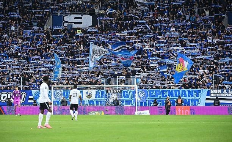 Illustration : "Mercato Strasbourg : Un départ express suscite la colère des supporters "