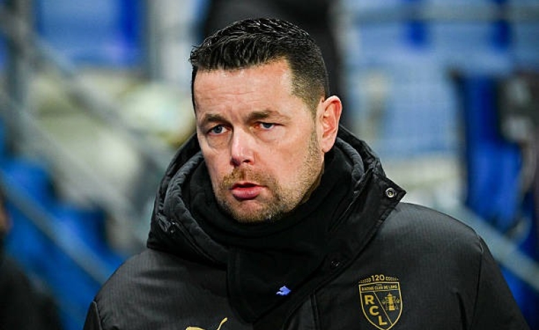 Illustration : "OL - RC Lens : Pierre Sage veut assommer l'OL au Groupama Stadium"