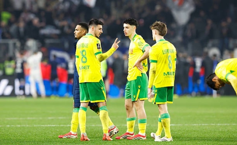 Illustration : "FC Nantes : Le sort s'acharne et propulse les Canaris en Ligue 2"