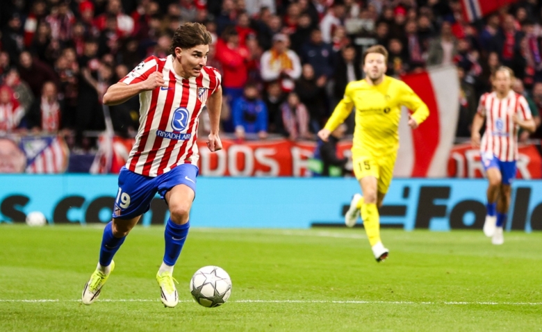 Illustration : "Mercato : Le PSG se fait doubler par Chelsea sur un attaquant de prestige"