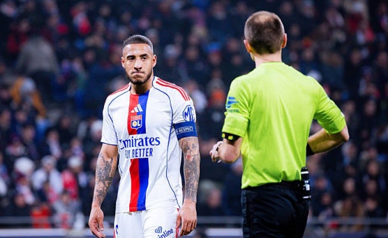 Illustration : "OL : Ça chauffe pour Tolisso en équipe de France à la CDM 2026 !"