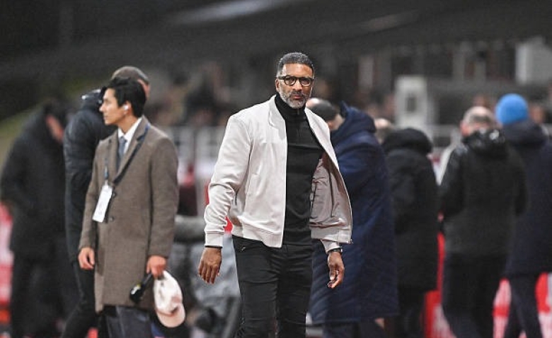 Illustration : "OM : Habib Beye confronté à une première fracture dans le vestiaire ?"