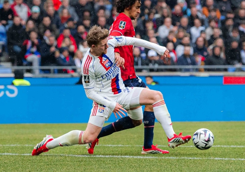 Illustration : Mercato OL : un club européen prêt à mettre 45 M€ sur Sulc ?