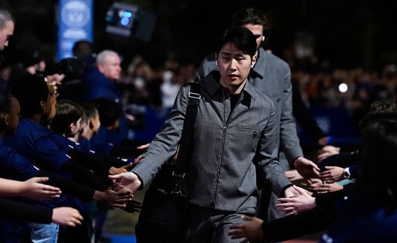 Illustration : "Mercato PSG : Un départ envisagé pour Kang-In Lee"