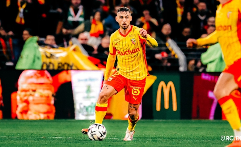 Illustration : "RC Lens : Sage annonce un gros coup dur avant le choc contre Strasbourg "