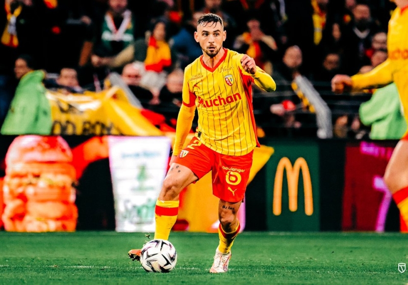 Illustration : RC Lens : Sage annonce un gros coup dur avant le choc contre Strasbourg 