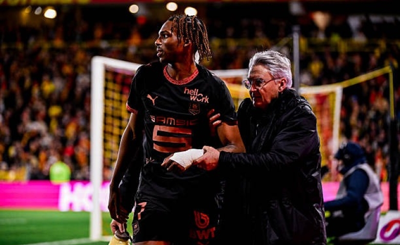 Illustration : "Stade Rennais : Un flou médical inquiétant autour du transfert record de Jacquet"