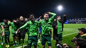 Illustration : Mercato : L'ASSE bloque le départ d'une sensation défensive qui affole la Ligue 1