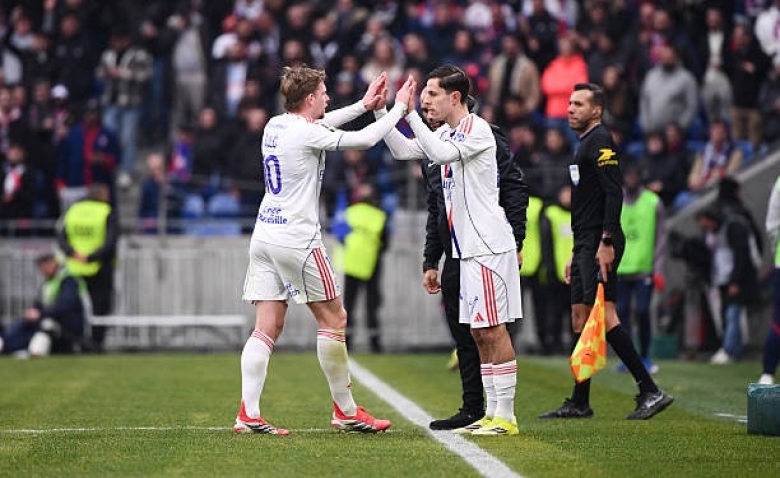 Illustration : "Mercato OL : Un contrat XXL proposé à une révélation 2025-2026 !"