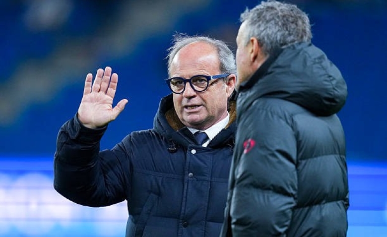 Illustration : "PSG : Réunion de crise en vue au Campus PSG, le sort de plusieurs stars scellé en mars"