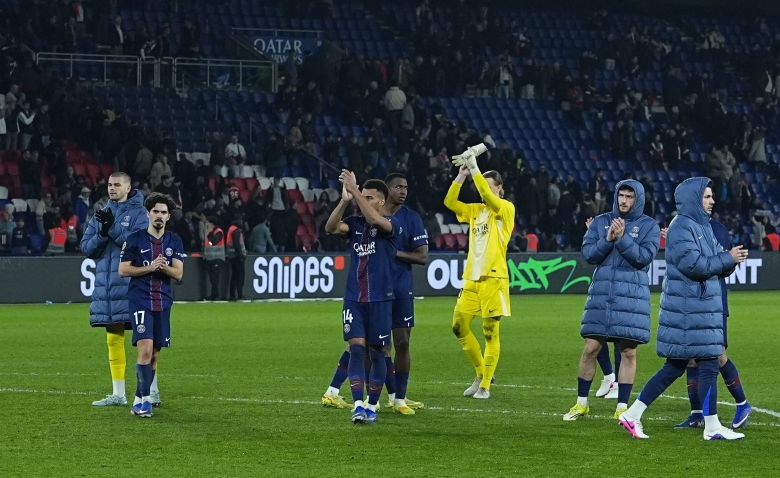 Illustration : "Mercato PSG : Un club anglais prêt à relancer Lucas Chevalier"