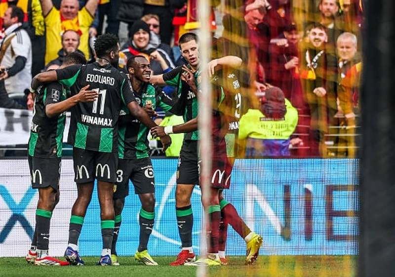 Illustration : RC Lens : « Ce n’était pas prévu », un ancien attaquant brise le silence sur son départ