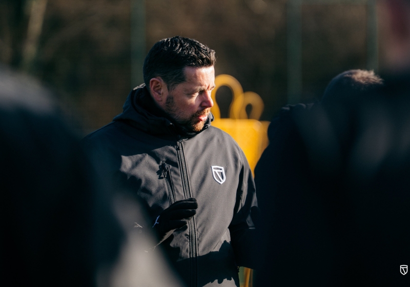 Illustration : RC Lens : Pierre Sage face à un casse-tête monumental, 7 cadres sur le flanc avant Angers