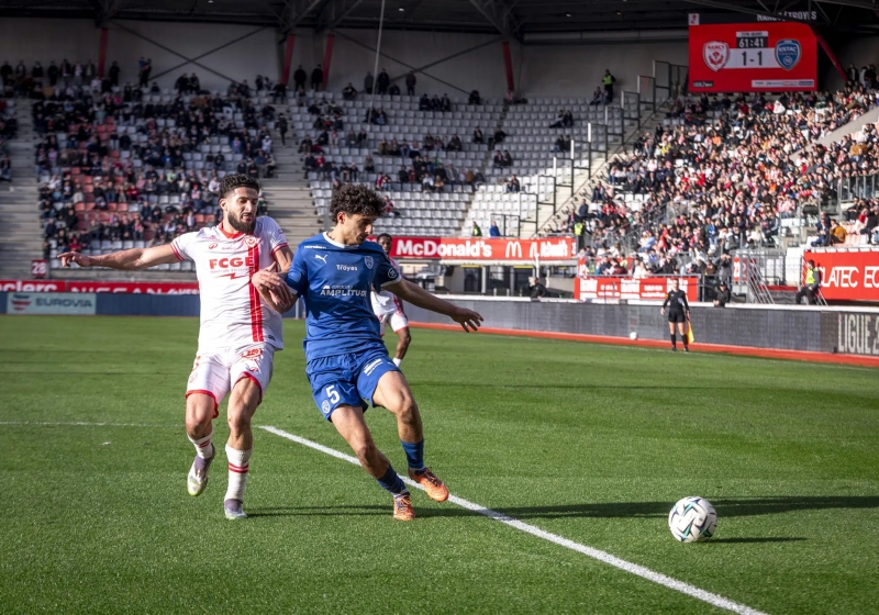 Illustration : Mercato : L'ASSE et Lens bataillent pour un prodige de Ligue 2