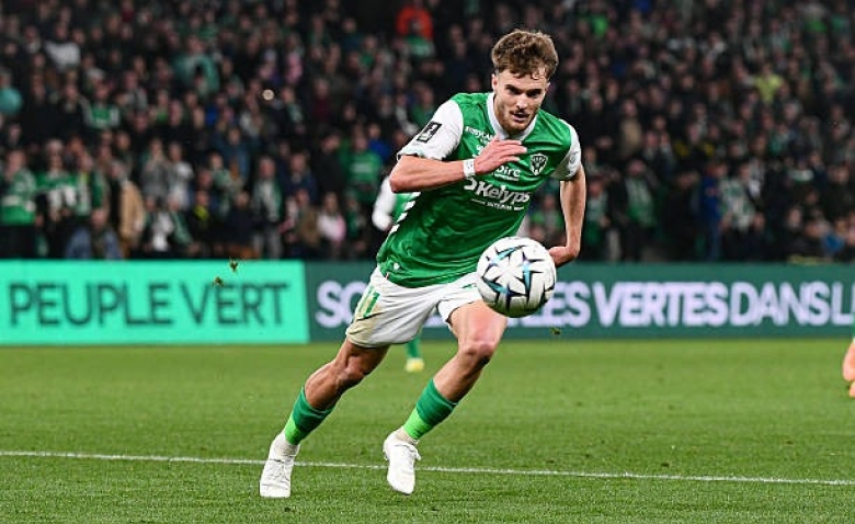 Illustration : "Mercato ASSE : Ben Old brise le silence sur son nouveau poste et son avenir dans le Forez"