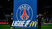 Illustration : "Mercato PSG : Après le départ de Salah, les Reds lancent l'assaut sur deux stars parisiennes !"