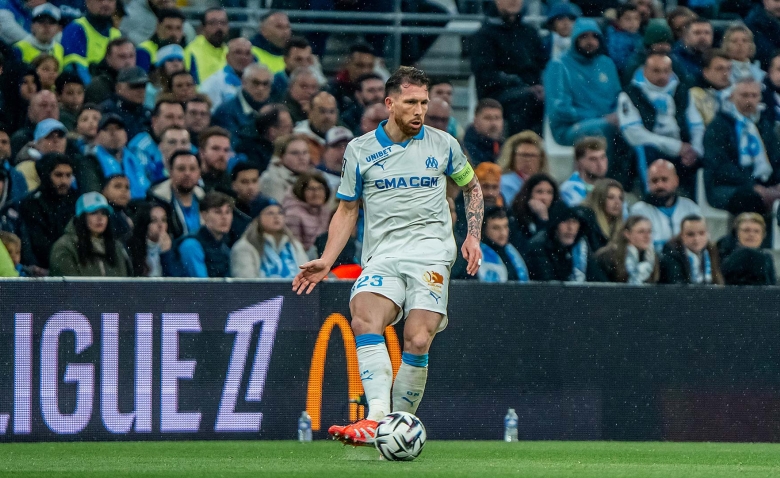 Illustration : "Mercato OM : L’avenir d’un cadre est incertain"