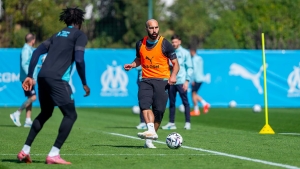 Illustration : Mercato ASSE : Les Verts pistent un joueur pour venir renforcer l'entrejeu stéphanois