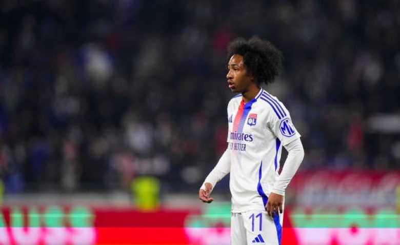 Illustration : "OL : Nouveau passage sur le billard pour Malick Fofana, le communiqué médical est tombé !"