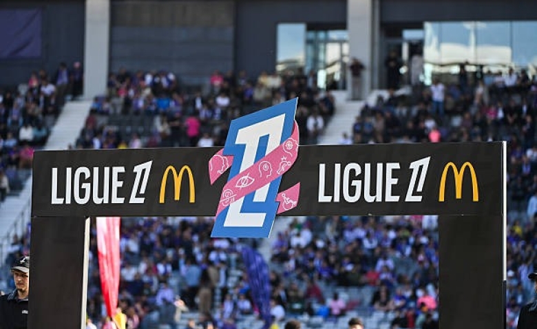 Illustration : "Ligue 1 : Le classement des 30 plus gros salaires révélé, le PSG écrase tout !"