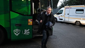 Illustration : ASSE : Prime de 150 000 €, salaire doublé... Les chiffres du contrat de Montanier en cas de montée