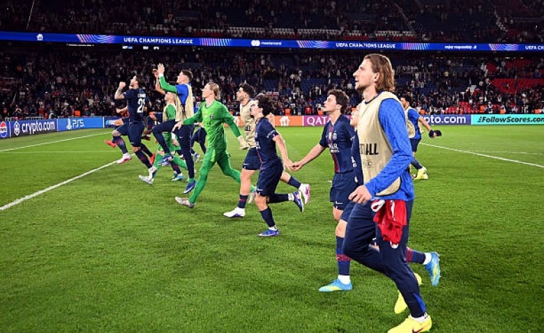 Illustration : "PSG - Liverpool : Le résumé et les buts en vidéo (2-0) - Ligue des Champions"