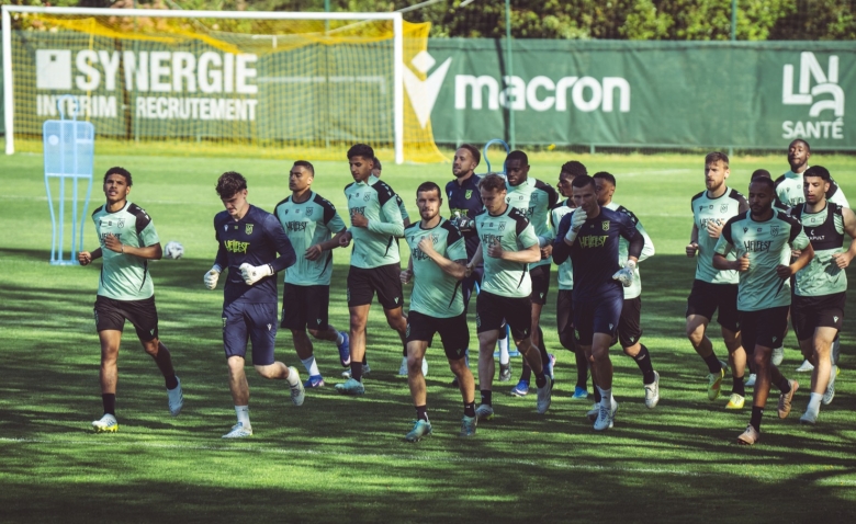 Illustration : "PSG - FC Nantes : Coup de massue pour les Canaris, un cadre de la défense suspendu au Parc"