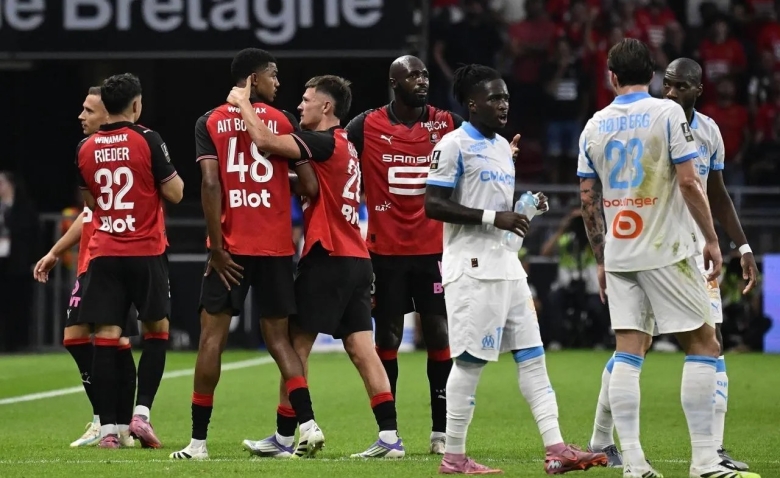 Illustration : "Stade Rennais : Un nouveau départ en vue… Rennes peut-il éviter un scénario déjà écrit ?"