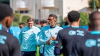 Illustration : "OM : "On ne peut pas montrer ce comportement-là", Beye allume ses joueurs après la déroute à Lorient"