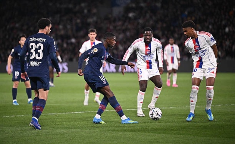 Illustration : "PSG - OL : Le résumé et les buts en vidéo (1-2) - Ligue 1 J20"