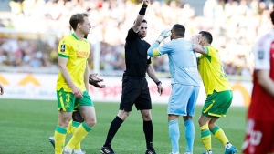 Illustration : FC Nantes : Incroyable rebondissement pour Tabibou, l'arbitre avoue son erreur après le chaos