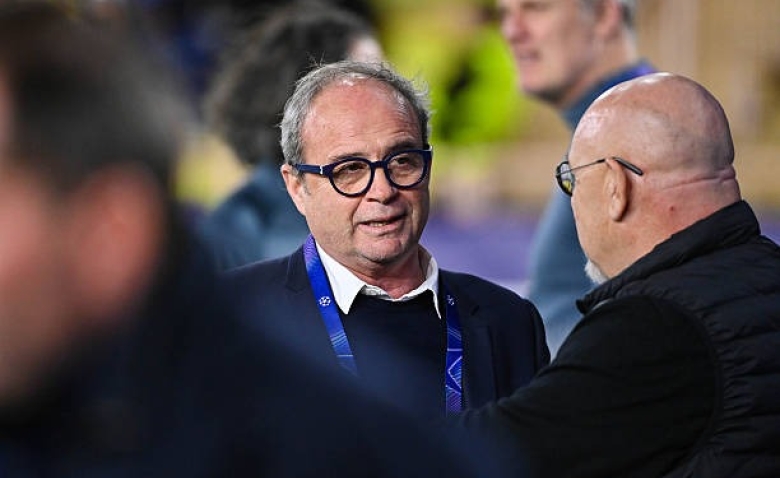 Illustration : "Mercato PSG : Un géant tchèque de Premier League dans le viseur de Luis Campos ?"