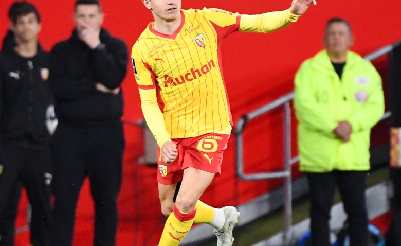 Illustration : "Lens - Toulouse : Florian Thauvin ouvre le score sur pénalty"