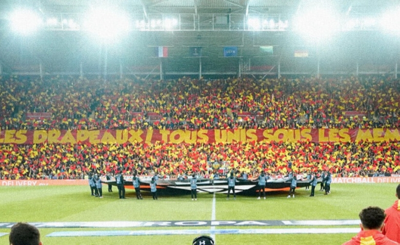 Illustration : "Stade Brestois - RC Lens : Douche froide pour les supporters lensois après l'envahissement de terrain en Coupe"