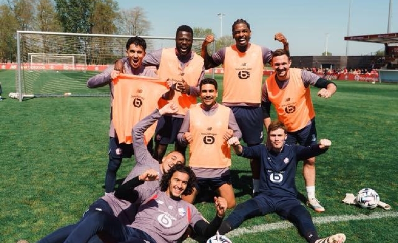 Illustration : "Mercato PSG : Réunion prévue avec le LOSC pour un jeune prodige !"