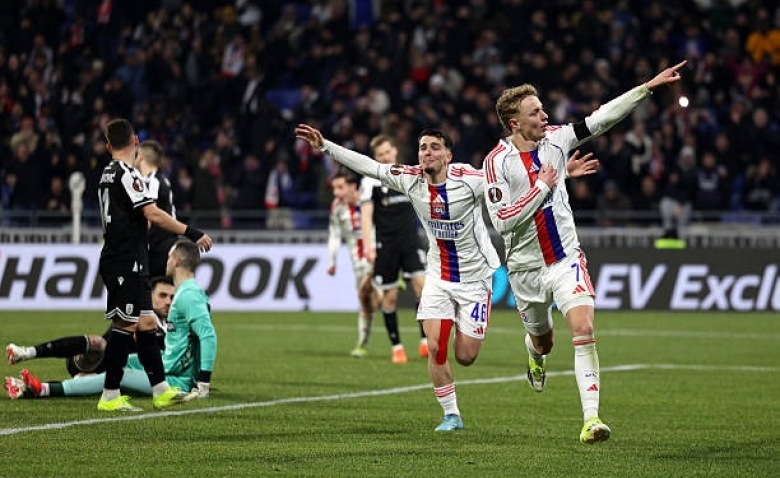 Illustration : "OL : Paulo Fonseca touche au but, le jackpot de la Ligue des Champions à portée de main !"