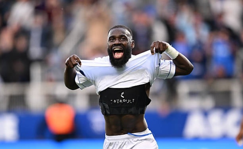 Illustration : "Mercato OL : Un coup de pouce inattendu pour l'arrivée d'un serial buteur de L1 ?"