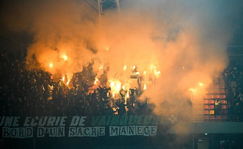 Illustration : "ASSE - Amiens : Pourquoi le match de la montée pourrait être le dernier des groupes Ultras"